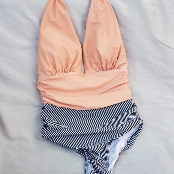 Cupshe Other - Cupshe peach and black one-piece bathing suit